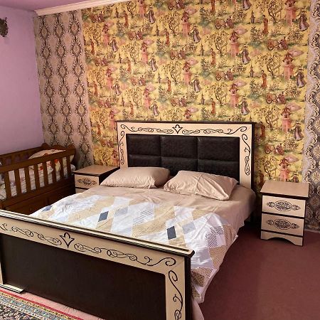 Friend'S House Rooms Near Airport Ghukasavan エクステリア 写真