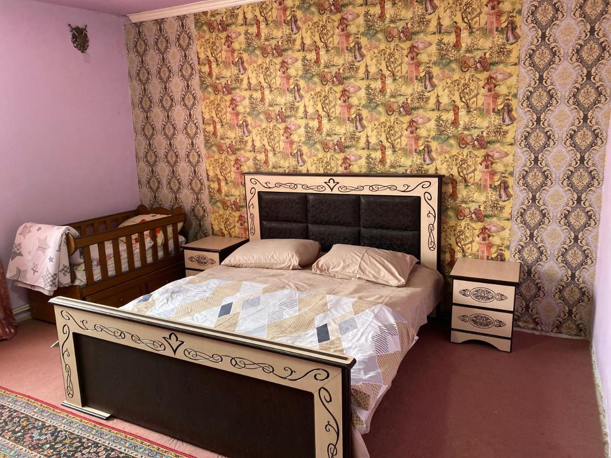 Friend'S House Rooms Near Airport Ghukasavan エクステリア 写真