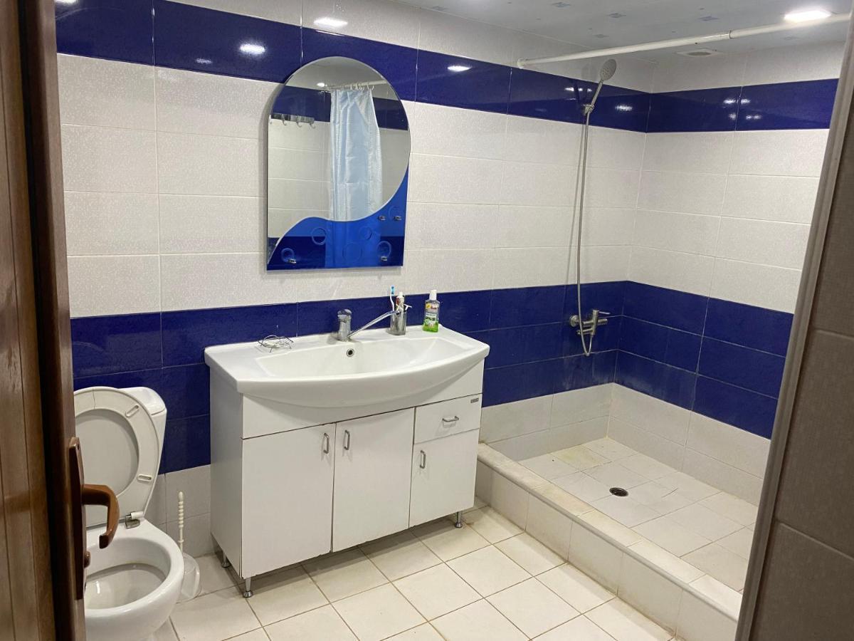 Friend'S House Rooms Near Airport Ghukasavan エクステリア 写真